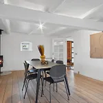 Come Stay - Stilfuld Elegance For 4 Med Pejs