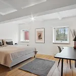 Come Stay - Stilfuld Elegance For 4 Med Pejs