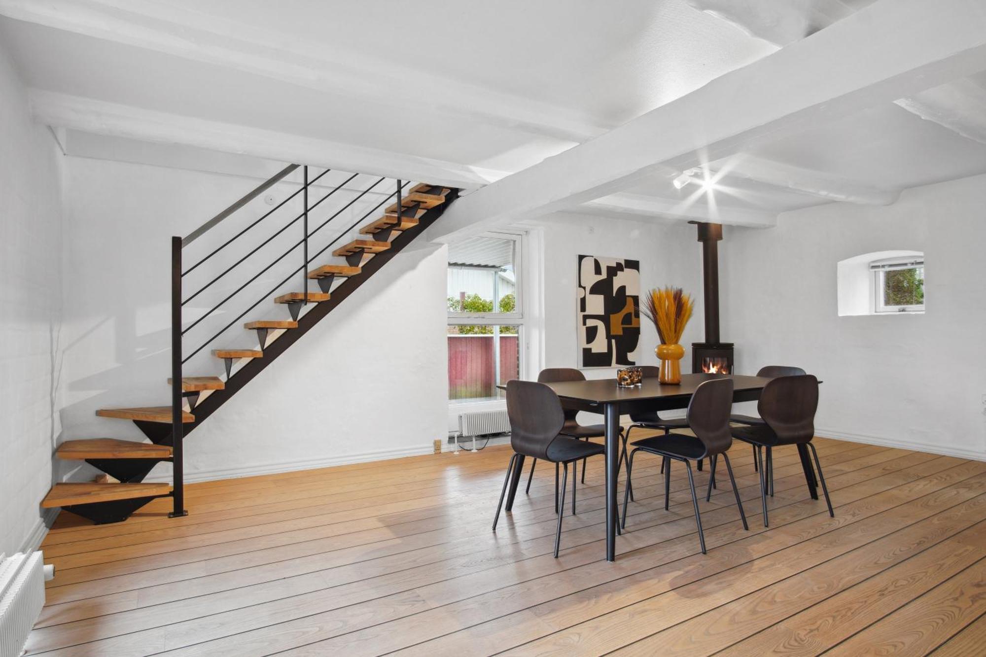 Come - Stilfuld Elegance For 4 Med Pejs *